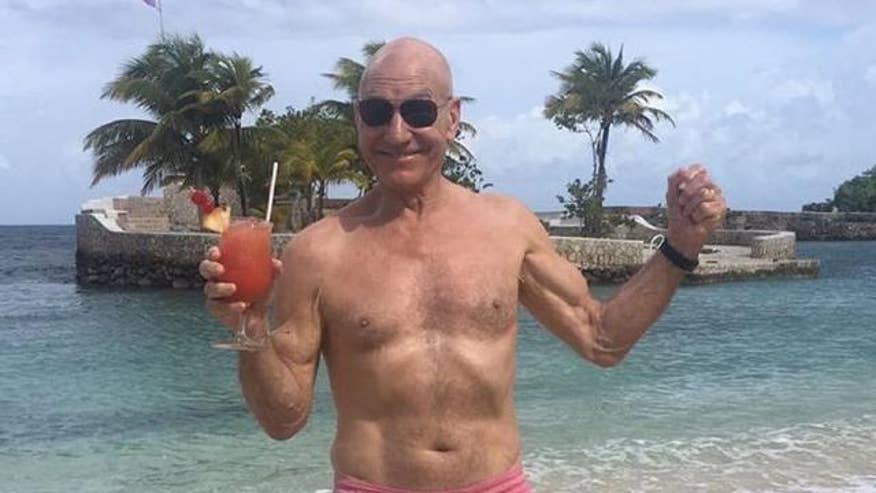 et_patrick_stewart_011016_hulu_ren640